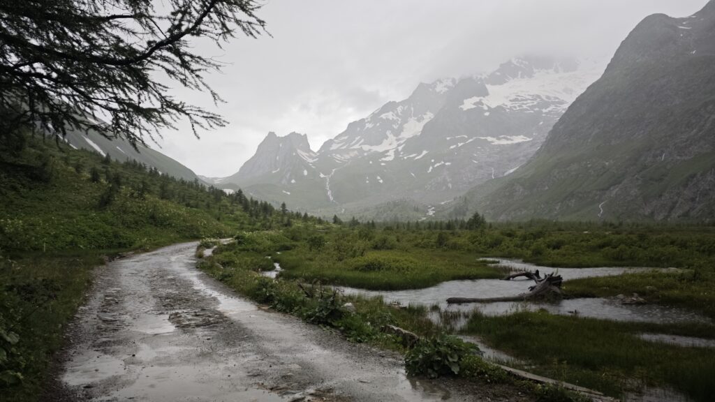 Reco UTMB : Pyramides Calcaires vues du lac Combal